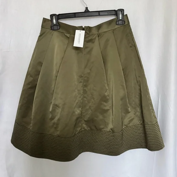 NWT BANANA REPUBLIC TAFFETA FIT-AND-FLARE SKIRT IN OLIVE GREEN - Picture 7 of 10